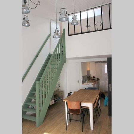 Superbe Duplex De 70M2 Avec 2 Chambres En Hyper Centre Au Calme Sur Cour Classe 3 Etoiles Avec Parking En Option Ла-Рошель Екстер'єр фото