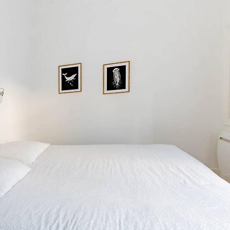 Superbe Duplex De 70M2 Avec 2 Chambres En Hyper Centre Au Calme Sur Cour Classe 3 Etoiles Avec Parking En Option Ла-Рошель Екстер'єр фото