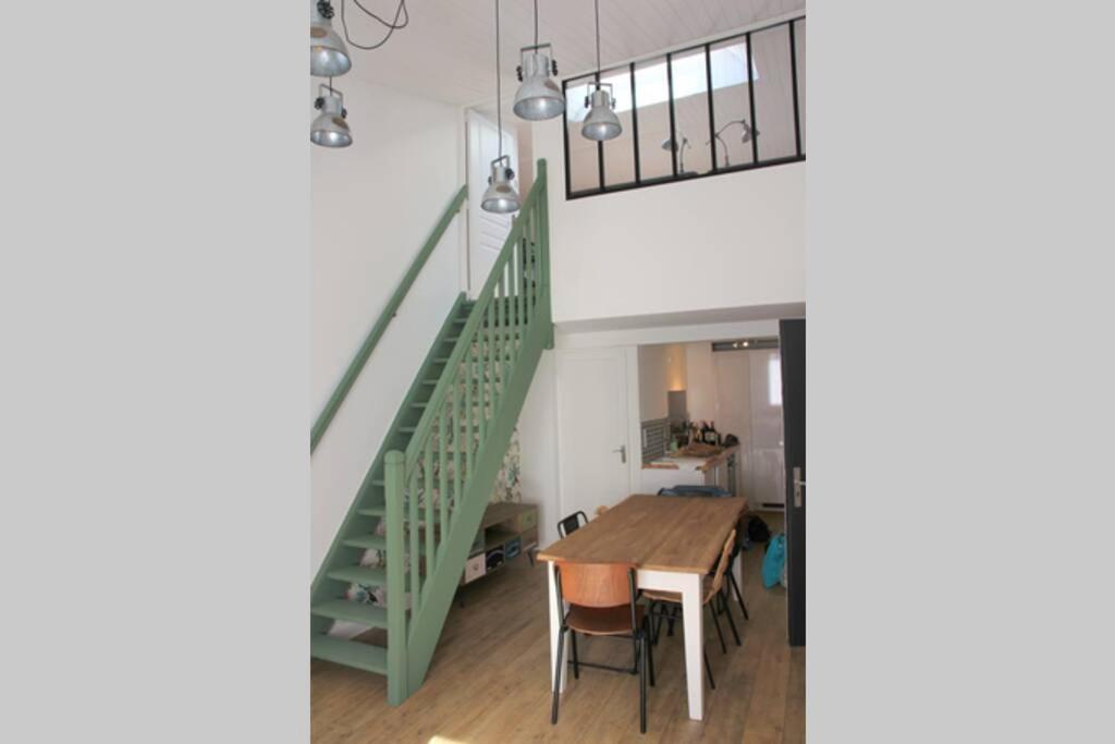 Superbe Duplex De 70M2 Avec 2 Chambres En Hyper Centre Au Calme Sur Cour Classe 3 Etoiles Avec Parking En Option Ла-Рошель Екстер'єр фото