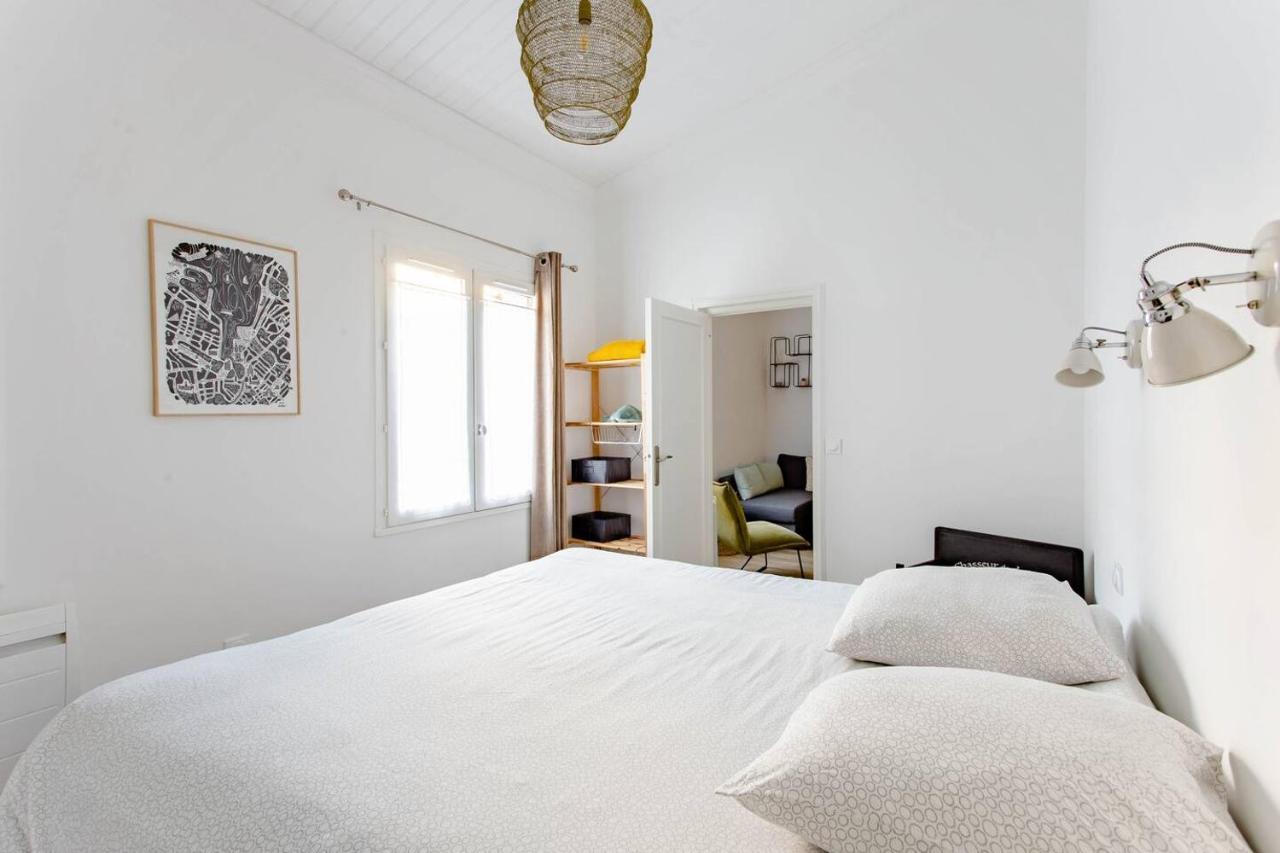 Superbe Duplex De 70M2 Avec 2 Chambres En Hyper Centre Au Calme Sur Cour Classe 3 Etoiles Avec Parking En Option Ла-Рошель Екстер'єр фото