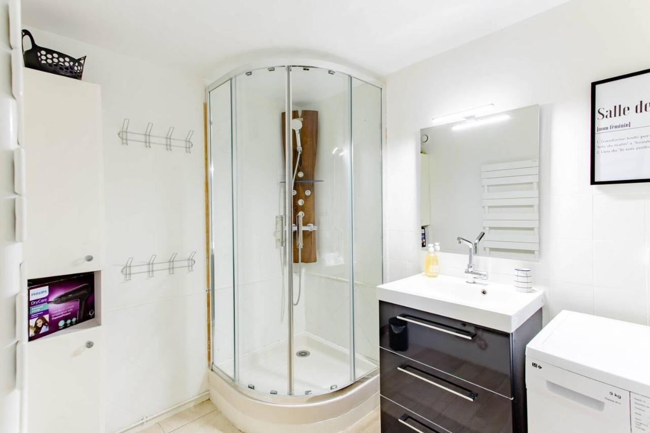 Superbe Duplex De 70M2 Avec 2 Chambres En Hyper Centre Au Calme Sur Cour Classe 3 Etoiles Avec Parking En Option Ла-Рошель Екстер'єр фото