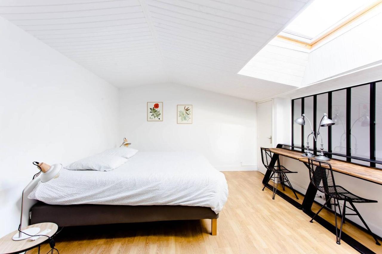 Superbe Duplex De 70M2 Avec 2 Chambres En Hyper Centre Au Calme Sur Cour Classe 3 Etoiles Avec Parking En Option Ла-Рошель Екстер'єр фото